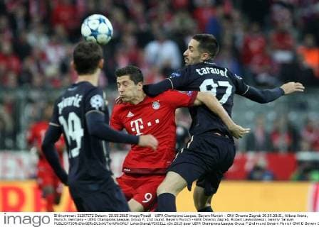 UEFA Champions League, Bayern Munich - GNK Dinamo Zagreb 29.09.2015., Allianz Arena, Munich, Germany - UEFA Champions League, Group F, 2nd round, Bayern Munich - GNK Dinamo Zagreb. Robert Lewandowski, Jeremy Taravel.  LukaxStanzl PIXSELL