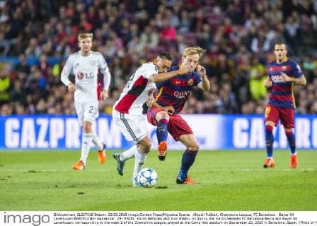Aktuell Fußball, Champions League, FC Barcelona - Bayer 04 Leverkusen BARCELONA- september, 29- SPAIN: Karim Bellarabi and Ivan Rakitic (r) during the match beetwen FC Barcelona Barca and Bayer 04 Leverkusen, corresponding to the week 2 of the Champions League, played at the Camp Nou stadium on September 29, 2015 in Barcelona, Spain. (Photo by Mikel Trigueros Urbanandsport Cordon Press) 