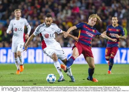Aktuell Fußball, Champions League, FC Barcelona - Bayer 04 Leverkusen BARCELONA- september, 29- SPAIN: Karim Bellarabi and Ivan Rakitic (r) during the match beetwen FC Barcelona Barca and Bayer 04 Leverkusen, corresponding to the week 2 of the Champions League, played at the Camp Nou stadium on September 29, 2015 in Barcelona, Spain. (Photo by Mikel Trigueros Urbanandsport Cordon Press) 