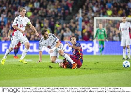 Aktuell Fußball, Champions League, FC Barcelona - Bayer 04 Leverkusen BARCELONA- september, 29- SPAIN: Hakan Calhanoglu and Sergio Busquets (r) during the match beetwen FC Barcelona Barca and Bayer 04 Leverkusen, corresponding to the week 2 of the Champions League, played at the Camp Nou stadium on September 29, 2015 in Barcelona, Spain. (Photo by Mikel Trigueros Urbanandsport Cordon Press) 