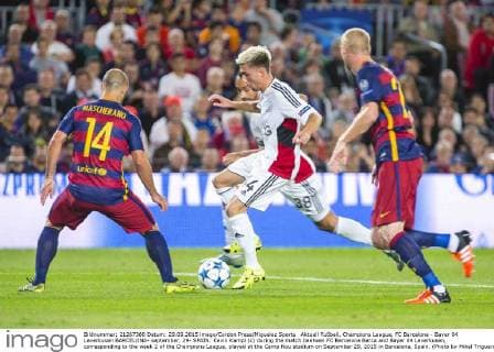 Aktuell Fußball, Champions League, FC Barcelona - Bayer 04 Leverkusen BARCELONA- september, 29- SPAIN: Kevin Kampl (c) during the match beetwen FC Barcelona Barca and Bayer 04 Leverkusen, corresponding to the week 2 of the Champions League, played at the Camp Nou stadium on September 29, 2015 in Barcelona, Spain. (Photo by Mikel Trigueros Urbanandsport Cordon Press) 
