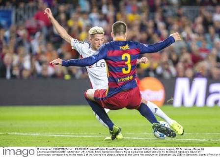 Aktuell Fußball, Champions League, FC Barcelona - Bayer 04 Leverkusen BARCELONA- september, 29- SPAIN: Kevin Kampl and Gerard Pique during the match beetwen FC Barcelona Barca and Bayer 04 Leverkusen, corresponding to the week 2 of the Champions League, played at the Camp Nou stadium on September 29, 2015 in Barcelona, Spain. (Photo by Mikel Trigueros Urbanandsport Cordon Press) 