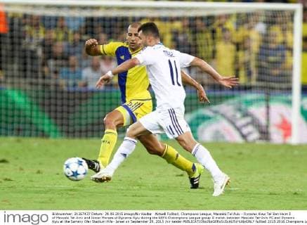 Aktuell Fußball, Champions League, Maccabi Tel Aviv - Dynamo Kiew Tal Ben Haim I of Maccabi Tel Aviv and Júnior Moraes of Dynamo Kyiv during the UEFA Chanmpions League group G match between Maccabi Tel-Aviv FC and Dynamo Kyiv at the Sammy Ofer Stadium Hifa- Israel on September 29, 2015 nir keidar 