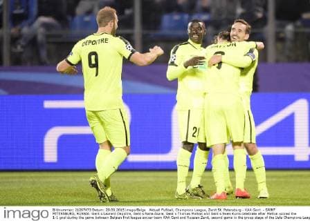 Aktuell Fußball, Champions League, Zenit St. Petersburg - KAA Gent - SAINT PETERSBURG, RUSSIA: Gent s Laurent Depoitre, Gent s Nana Asare, Gent s Thomas Matton and Gent s Sven Kums celebrate after Matton scored the 1-1 goal during the game between Belgian first league soccer team KAA Gent and Russian Zenit, second game in the group stage of the Uefa Champions League competition, Tuesday 29 September 2015, in the Petrovsky stadium in Saint Petersburg, Russia. YORICKxJANSENS  x04710661x