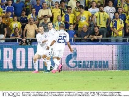 Aktuell Fußball, Champions League, Maccabi Tel Aviv - Dynamo Kiew Dynamo Kyiv Celebrating the first goal during the UEFA Chanmpions League group G match between Maccabi Tel-Aviv FC and Dynamo Kyiv at the Sammy Ofer Stadium Hifa- Israel on September 29, 2015 nir keidar 