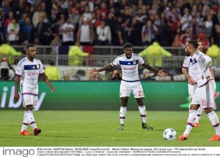Aktuell Fußball, Champions League, Olympique Lyon - FC Valencia Samuel Umtiti (lyon) motive ses caquipiers FOOTBALL : Lyon vs Valence - Ligue des Champion - 29 09 2015 FredericChambert Panoramic 