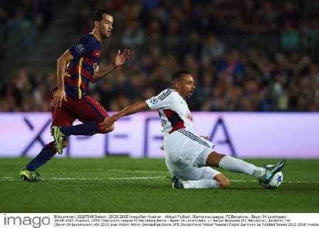 Aktuell Fußball, Champions League, FC Barcelona - Bayer 04 Leverkusen 29.09.2015, Fussball, UEFA Champions League FC Barcelona Barca - Bayer 04 Leverkusen, v.l Sergio Busquets (FC Barcelona), Jonathan Tah (Bayer 04 Leverkusen)