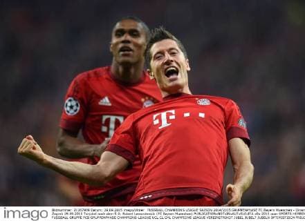 FUSSBALL CHAMPIONS LEAGUE SAISON 2014 2015 GRUPPENPHASE FC Bayern Muenchen - Dinamo Zagreb 29.09.2015 Torjubel nach dem 5:0: Robert Lewandowski (FC Bayern Muenchen) 