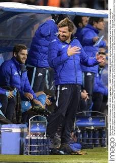 - SAINT PETERSBURG, RUSSIA: Zenit s Nicolas Lombaerts and Zenit s head coach Andre Villas-Boas pictured during the game between Belgian first league soccer team KAA Gent and Russian Zenit, second game in the group stage of the Uefa Champions League competition, Tuesday 29 September 2015, in the Petrovsky stadium in Saint Petersburg, Russia. YORICKxJANSENS  x04710709x