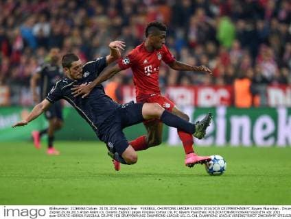 FUSSBALL CHAMPIONS LEAGUE SAISON 2014 2015 GRUPPENPHASE FC Bayern Muenchen - Dinamo Zagreb 29.09.2015 Arijan Ademi (li, Dinamo Zagreb) gegen Kingsley Coman (re, FC Bayern Muenchen) 