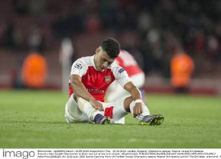 29.09.2015. London, England. Champions League. Arsenal versus Olympiakos. Arsenal s Alex Oxlade-Chamberlain is down and out at the final whistle. xNigelxCookex  ActionPlus11666280