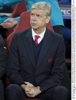 29.09.2015. London, England. Champions League. Arsenal versus Olympiakos. A puff of the cheeks from Arsene Wenger, the Arsenal manager. xNigelxCookex  ActionPlus11666286