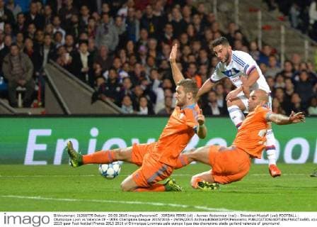JORDAN FERRI (ol) - Aymen Abdennour (val) - Shkodran Mustafi (val) FOOTBALL : Olympique Lyon vs Valencia CF - UEFA Champions League 2015 2016 - 29 09 2015 AnthonyBIBARD FEP Panoramic 