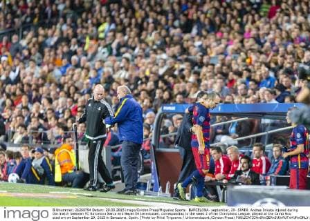 BARCELONA- september, 29- SPAIN: Andres Iniesta injured during the match beetwen FC Barcelona Barca and Bayer 04 Leverkusen, corresponding to the week 2 of the Champions League, played at the Camp Nou stadium on September 29, 2015 in Barcelona, Spain. (Photo by Mikel Trigueros Urbanandsport Cordon Press) 