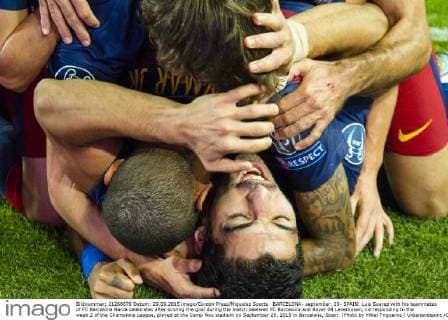 BARCELONA- september, 29- SPAIN: Luis Suarez with his teammates of FC Barcelona Barca celebrates after scoring the goal during the match beetwen FC Barcelona and Bayer 04 Leverkusen, corresponding to the week 2 of the Champions League, played at the Camp Nou stadium on September 29, 2015 in Barcelona, Spain. (Photo by Mikel Trigueros Urbanandsport Cordon Press) 