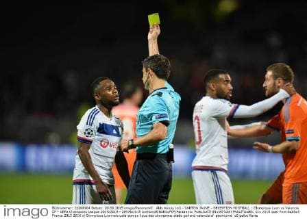 Aldo Kalulu (ol) - CARTON JAUNE - DECEPTION FOOTBALL : Olympique Lyon vs Valencia CF - UEFA Champions League 2015 2016 - 29 09 2015 AnthonyBIBARD FEP Panoramic 