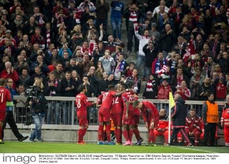 FC Bayern Muenchen vs. DNK Dinamo Zagreb, Fussball Champions League, Muenchen. 29.09.2015 Im Bild: Juan Bernat, Kingsley Coman, Dougals Costa, Thiago, Robert Lewandowski Â
