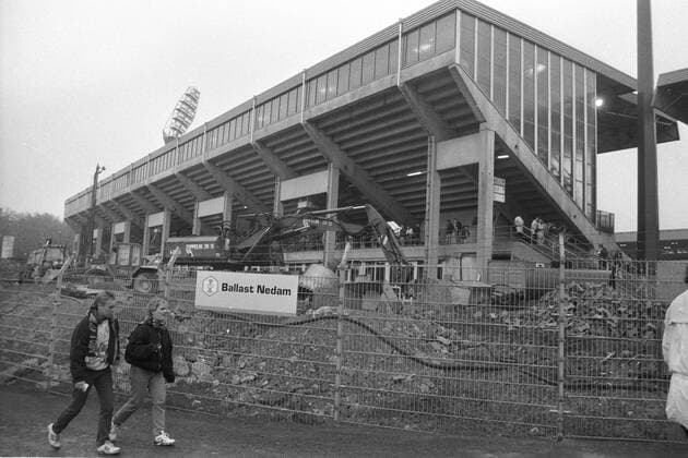 Außenansicht Dortmunder Westfalenstadion in der 2. Ausbaustufe am 13.5.1995. HM