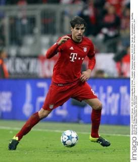 Fussball, Champions League, 2015 2016, Herren, Gruppenphase, 2. Spieltag, 29.09.2015, FC Bayern München - GNK Dinamo Zagreb 5-0, v.l. Freisteller, Einzelbild, Aktion, Ganzkörper, Ganzfigur, Einzelaktion, Javi Martinez, FC Bayern München,