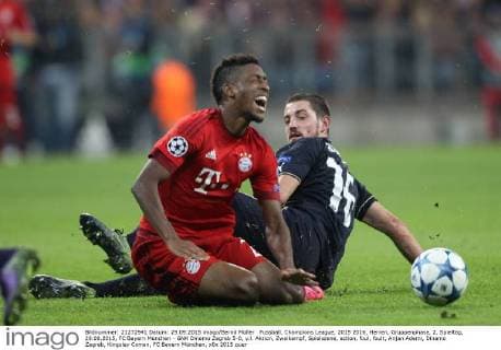 Fussball, Champions League, 2015 2016, Herren, Gruppenphase, 2. Spieltag, 29.09.2015, FC Bayern München - GNK Dinamo Zagreb 5-0, v.l. Aktion, Zweikampf, Spielszene, action, foul, foult, Arijan Ademi, Dinamo Zagreb, Kingsley Coman, FC Bayern München,