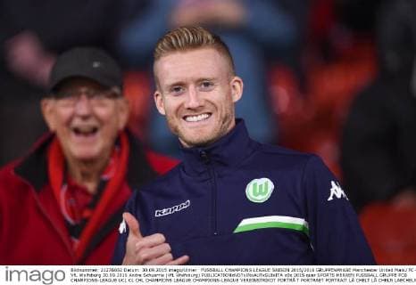 FUSSBALL CHAMPIONS LEAGUE SAISON 2015 2016 GRUPPENPHASE Manchester United ManU FC - VfL Wolfsburg 30.09.2015 Andre Schuerrle (VfL Wolfsburg) 
