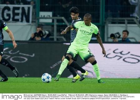 Mittwoch 30.09.2015, UEFA Champions League, Saison 2015 2016, 2. Spieltag in Moenchengladbach, Borussia Moenchengladbach - Manchester City FC, Mahmoud Dahoud (Gladbach) gegen Fernandinho (Manchester City) DeFodi001