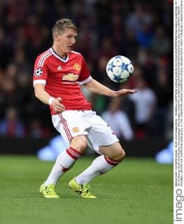 FUSSBALL CHAMPIONS LEAGUE SAISON 2015 2016 GRUPPENPHASE Manchester United ManU FC - VfL Wolfsburg 30.09.2015 Bastian Schweinsteiger (Manchester United FC) am Ball 