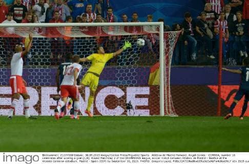 Atletico de Madrid Forward, Angel Correa - CORREA, number 16 celebrates after scoring a goal (1,0). Round Matchday 2 of the CHAMPIONS league, soccer match between Atletico de Madrid - Benfica at the Vicente Calderon estadium, Madrid - Spain (ESP) by September 30, 2015. PHOTO: Gregorio Lopez. 