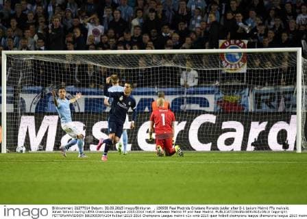 , 150930 Real Madrids Cristiano Ronaldo jublar efter 0-1 bakom Malmö FFs malvakt Johan Wiland during UEFA Champions League 2015 2016 match between Malmö FF and Real Madrid.  Copyright: PETTERxARVIDSON BB150930PA104