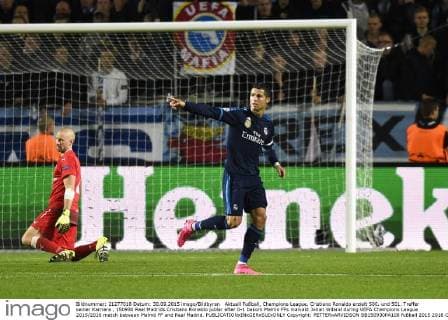 Aktuell Fußball, Champions League, Cristiano Ronaldo erzielt 500. und 501. Treffer seiner Karriere , 150930 Real Madrids Cristiano Ronaldo jublar efter 0-1 bakom Malmö FFs malvakt Johan Wiland during UEFA Champions League 2015 2016 match between Malmö FF and Real Madrid.  Copyright: PETTERxARVIDSON BB150930PA108