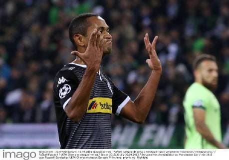 Raffael Caetano de Araujo enttäuscht nach vergebener Torchance Enttäuschung Fußball Fussball UEFA Championsleague Herren Saison 2015 2016 30.09.2015 Borussia Mönchengladbach vs. Manchester City