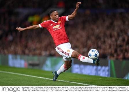 FUSSBALL CHAMPIONS LEAGUE SAISON 2015 2016 GRUPPENPHASE Manchester United ManU FC - VfL Wolfsburg 30.09.2015 Anthony Martial (Manchester United FC) am Ball 