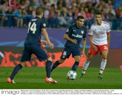 Atletico de Madrid Midfielder, Grabiel Fenandez Arenas - GABI, number 14 . Atletico de Madrid Forward, Angel Correa - CORREA, number 16. Benfica Defender, Andre Gomes Magalhaes de Almeida - ANDRE ALMEIDA, number 34. Round Matchday 2 of the CHAMPIONS league, soccer match between Atletico de Madrid - Benfica at the Vicente Calderon estadium, Madrid - Spain (ESP) by September 30, 2015. PHOTO: Gregorio Lopez. 