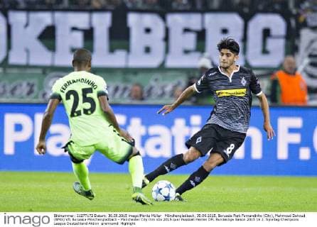 Mönchengladbach, 30.09.2015, Borussia Park Fernandinho (City), Mahmoud Dahoud (BMG) VfL Borussia Mönchengladbach - Manchester City mm