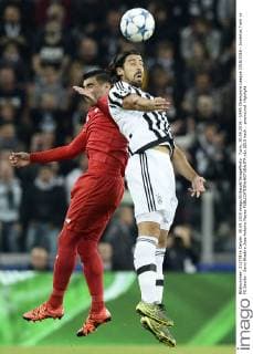 Turin, 30.09.2015 - UEFA Champions League 2015 2016 - Juventus Turin vs FC Sevilla - Sami Khedira-Jose Antonio Reyes 
