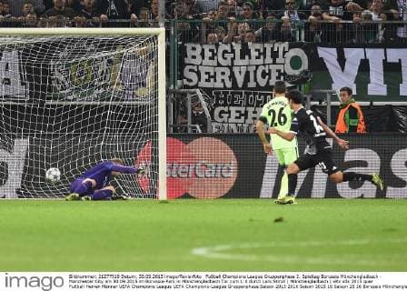 Fußball Champions League Gruppenphase 2. Spieltag Borussia Mönchengladbach - Manchester City am 30.09.2015 im Borussia-Park in Mönchengladbach Tor zum 1:0 durch Lars Stindl ( Mönchengladbach ) xRx