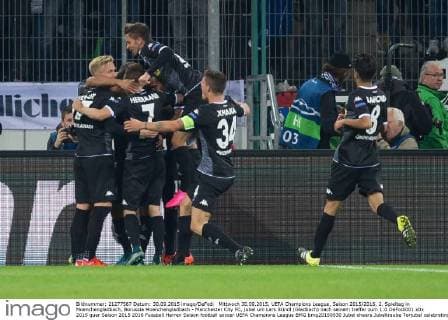 Mittwoch 30.09.2015, UEFA Champions League, Saison 2015 2016, 2. Spieltag in Moenchengladbach, Borussia Moenchengladbach - Manchester City FC, jubel um Lars Stindl (Gladbach) nach seinem treffer zum 1:0 DeFodi001