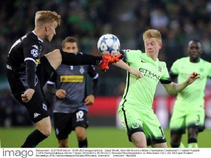 Oscar Wendt, Kevin De Bruyne Aktion Spielszene Zweikampf Fußball Fussball UEFA Championsleague Herren Saison 2015 2016 30.09.2015 Borussia Mönchengladbach vs. Manchester City