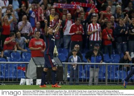 30.09.2015. Madrid, Spain. Angel Martin Correa (16) Atletico de Madrid celebrates the goal for 1-0 after scoring his team& xb4;s goal during the soccer match UCL Champions League between Atletico de Madrid and Benfica at the Vicente Calderon stadium in Madrid, Spain, September 30, 2015. xEnriquexdexlaxFuentex  ActionPlus11666626