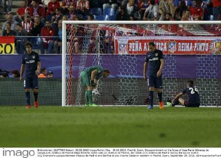 30.09.2015. Madrid, Spain. Disappointment on the faces of Jose Maria Gimenez de Vargas (24) Atletico de Madrid diego Roberto Godin Leal (2) Atletico de Madrid, Jan Oblak (13) Atletico de Madrid during the soccer match UCL Champions League between Atletico de Madrid and Benfica at the Vicente Calderon stadium in Madrid, Spain, September 30, 2015. xEnriquexdexlaxFuentex  ActionPlus11666629
