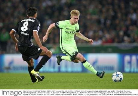 30.09.2015, Fussball UEFA Champions League 2015 2016, Vorrunde, 2.Spieltag, Borussia Mönchengladbach - Manchester City, im Borussia-Park Mönchengladbach. v.l. Mahmoud Dahoud (Gladbach) gegen Kevin de Bruyne (Manchester City) 