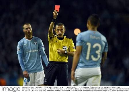 , 150930 Malmö FFs Victor Yoshimar Yotun Flores far rött kort av domaren Cüneyt Cakir during UEFA Champions League 2015 2016 match between Malmö FF and Real Madrid.  Copyright: PETTERxARVIDSON BB150930PA124