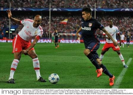 Atletico de Madrid Forward, Angel Correa - CORREA, number 16 . Benfica Defender, Anderson Luis da Silva - LUISAO, number 4. Round Matchday 2 of the CHAMPIONS league, soccer match between Atletico de Madrid - Benfica at the Vicente Calderon estadium, Madrid - Spain (ESP) by September 30, 2015. PHOTO: Gregorio Lopez. 