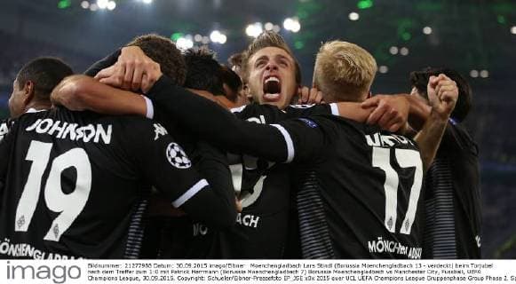 Moenchengladbach Lars Stindl (Borussia Moenchengladbach 13 - verdeckt) beim Torjubel nach dem Treffer zum 1:0 mit Patrick Herrmann (Borussia Moenchengladbach 7) Borussia Moenchengladbach vs Manchester City, Fussball, UEFA Champions League, 30.09.2015, Copyright: Schueler Eibner-Pressefoto EP_JSE