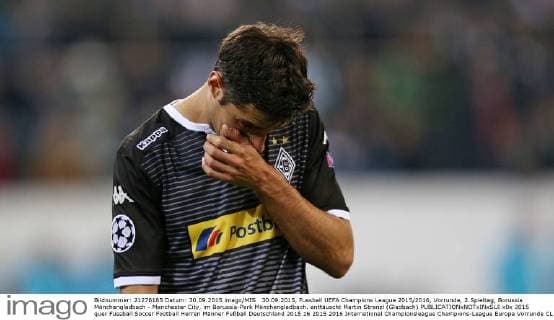 30.09.2015, Fussball UEFA Champions League 2015 2016, Vorrunde, 2.Spieltag, Borussia Mönchengladbach - Manchester City, im Borussia-Park Mönchengladbach. enttäuscht Martin Stranzl (Gladbach) 