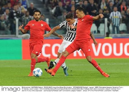 IPP20150930 Football - soccer: UEFA Champions League, Juventus Turin - FC Sevilla, paulo dybala - xHOCHxZWEIx xItalyxPhotoxPressx 