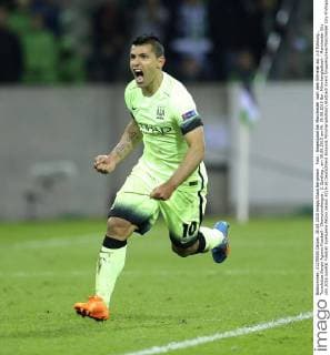 Foto : Siegesjubel bei Manchester nach dem Elfmeter zur 1-2 Führung , Torschütze Sergio Aguero Fussball - Championsleague , 2. Spieltag , am 30.09.2015 am Mi. 30.09.2015 Bor. Mönchengladbach - Manchester City