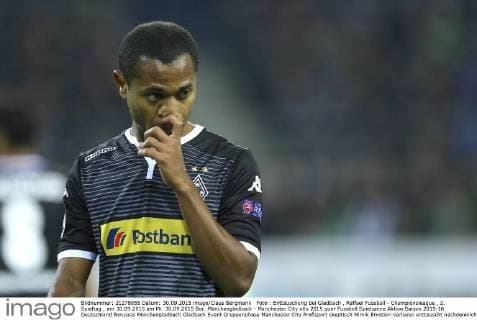 Foto : Enttäuschung bei Gladbach , Raffael Fussball - Championsleague , 2. Spieltag , am 30.09.2015 am Mi. 30.09.2015 Bor. Mönchengladbach - Manchester City