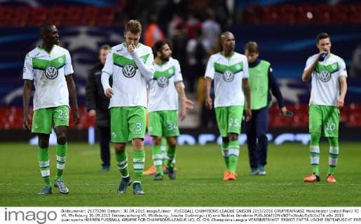 FUSSBALL CHAMPIONS LEAGUE SAISON 2015 2016 GRUPPENPHASE Manchester United ManU FC - VfL Wolfsburg 30.09.2015 Enttaeuschung VfL Wolfsburg; Josuha Guilavogui (li) und Nicklas Bendtner 