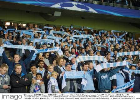 Aktuell Fußball, Champions League, Malmö FF - Real Madrid , 150930 Malmö FFs supportrar med halsdukar during UEFA CHAMPIONS LEAGUE 2015 2016 match between Malmö FF and Real Madrid..  Copyright: LUDVIGxTHUNMAN BB150930LT056
